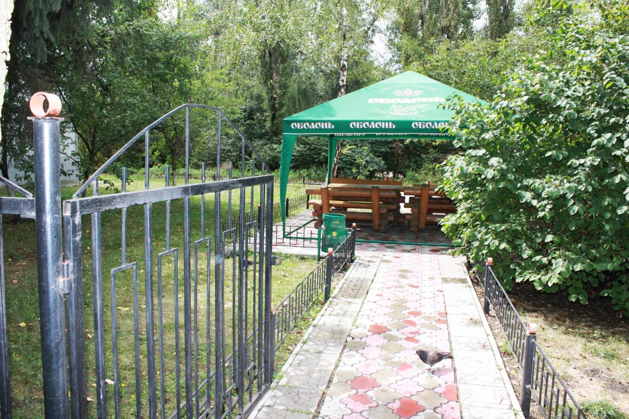 Vydubychi Hostel Kyiv Exterior photo